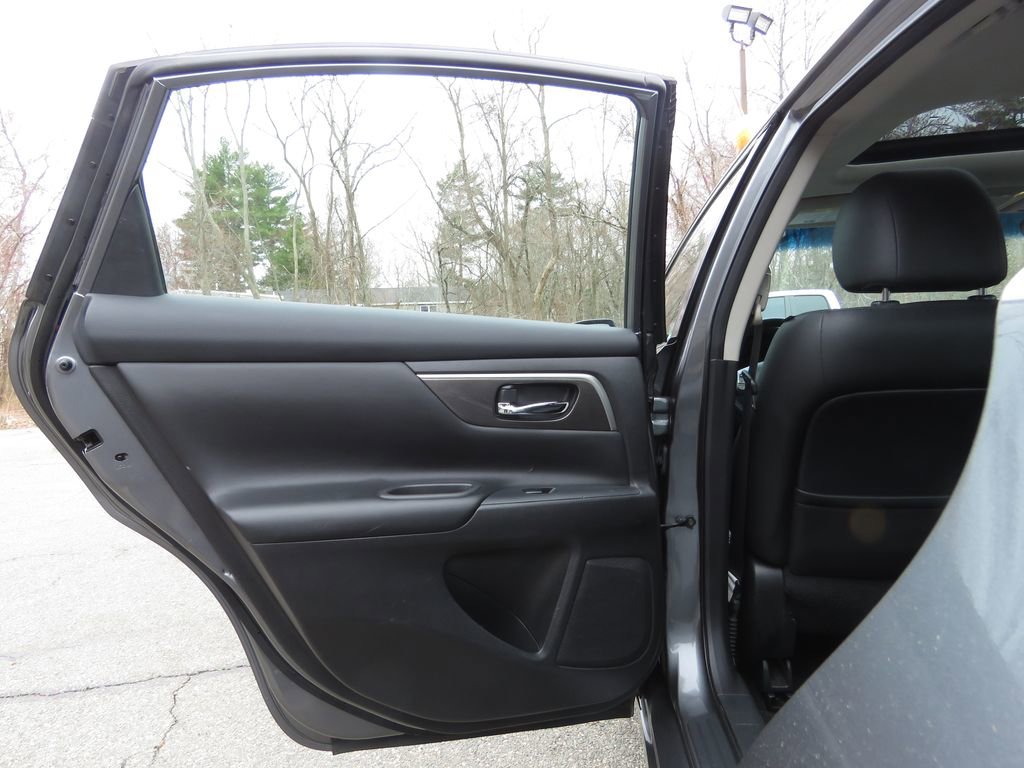 Used 2014 Nissan Altima 2.5 SL w/ Technology Package image 18