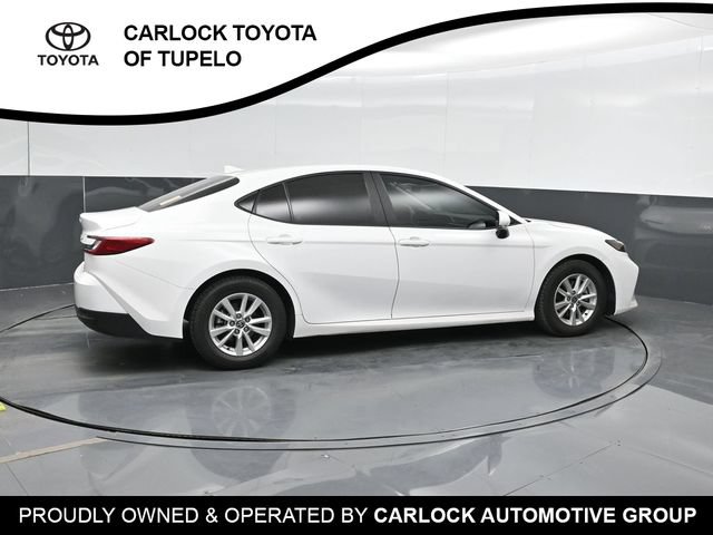Used 2025 Toyota Camry SE FWD image 4