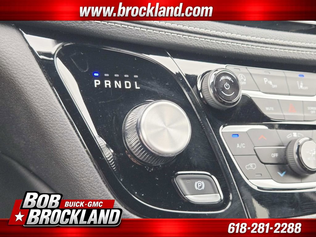 Used 2025 Chrysler Pacifica Limited image 32