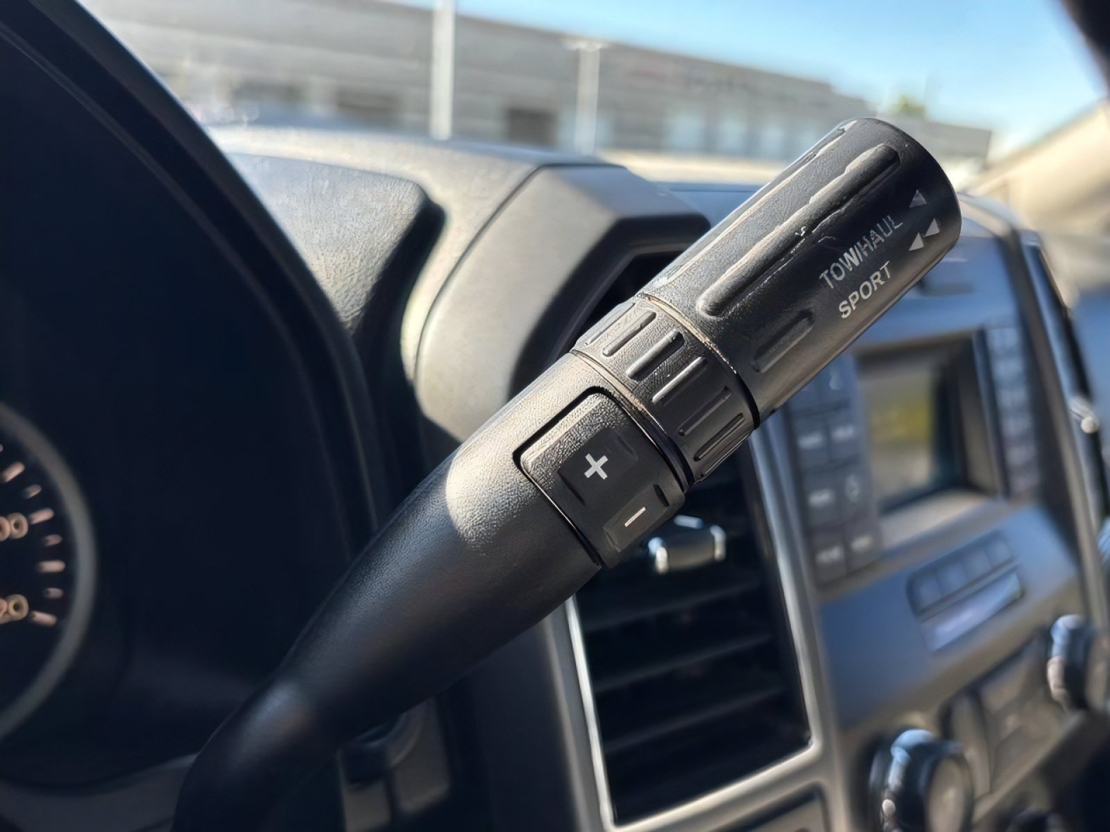 Used 2017 Ford F150 XLT AWD/4WD image 26