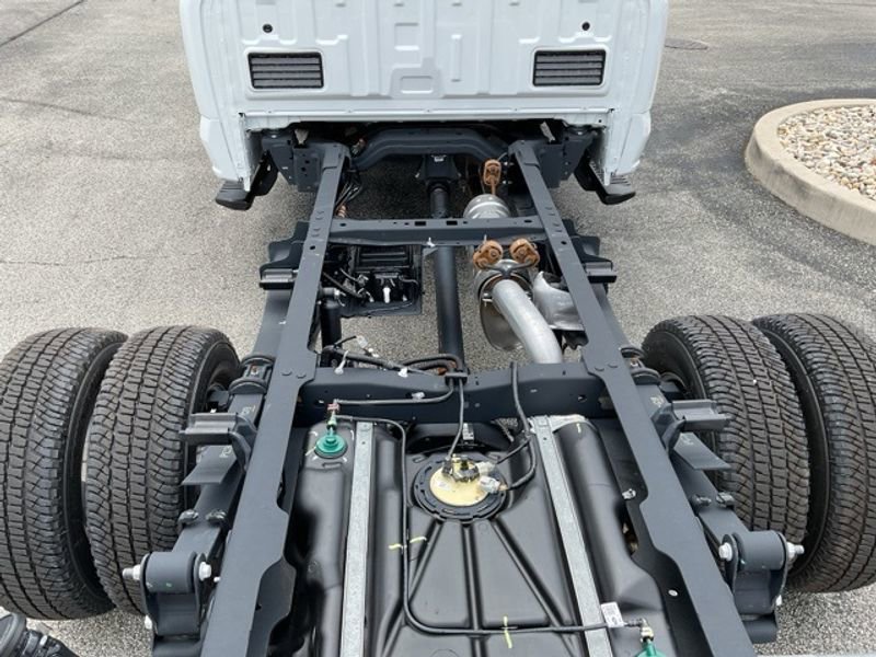 New 2025 Ford F350 XL w/ XL Chrome Package image 8