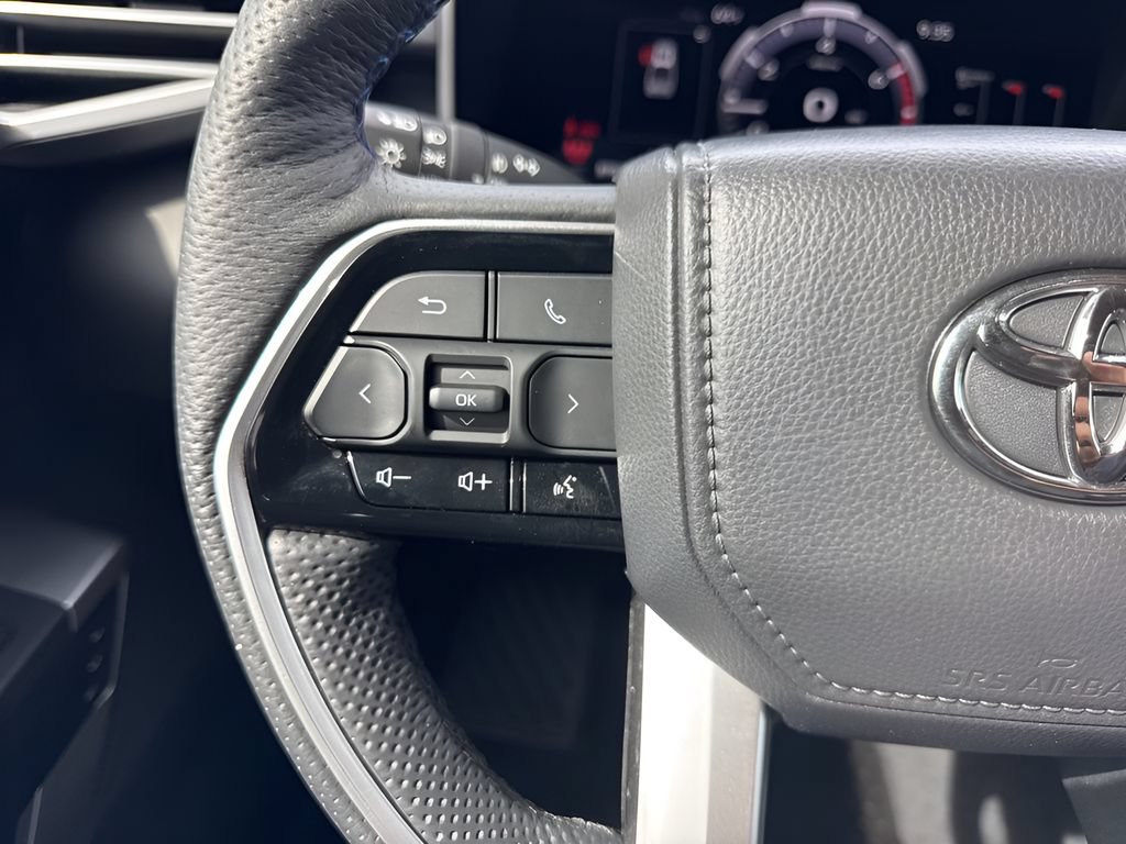 Used 2025 Toyota Tundra Platinum AWD/4WD image 17