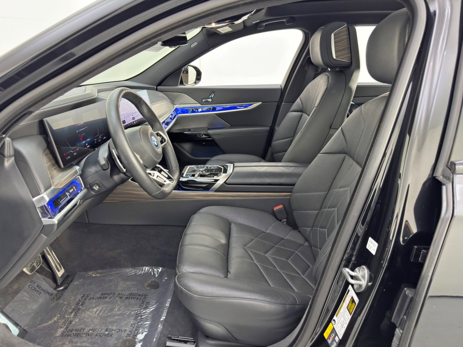 Used 2024 BMW i7 eDrive50 w/ M Sport Package image 17