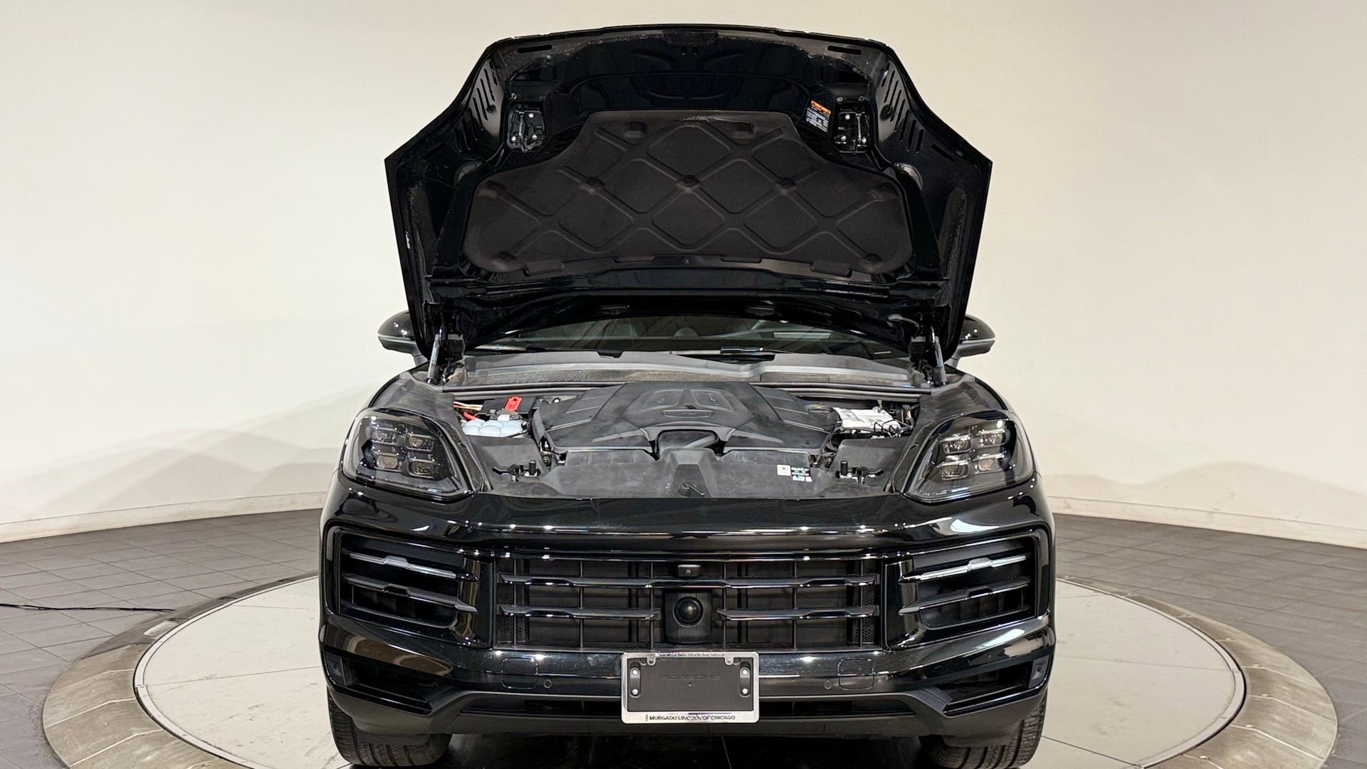 Used 2025 Porsche Cayenne Coupe image 98