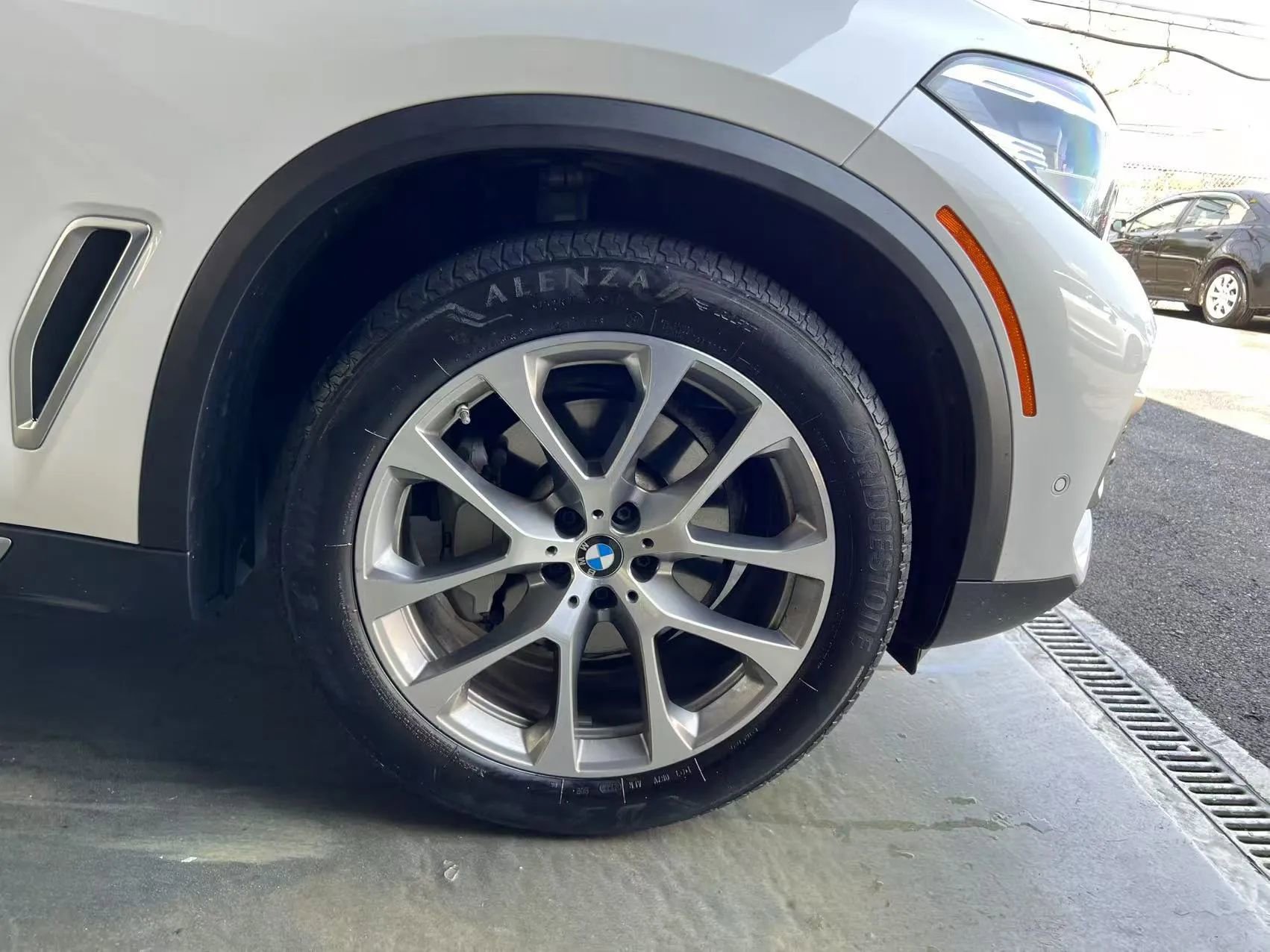 Used 2022 BMW X5 xDrive40i w/ Premium Package image 23