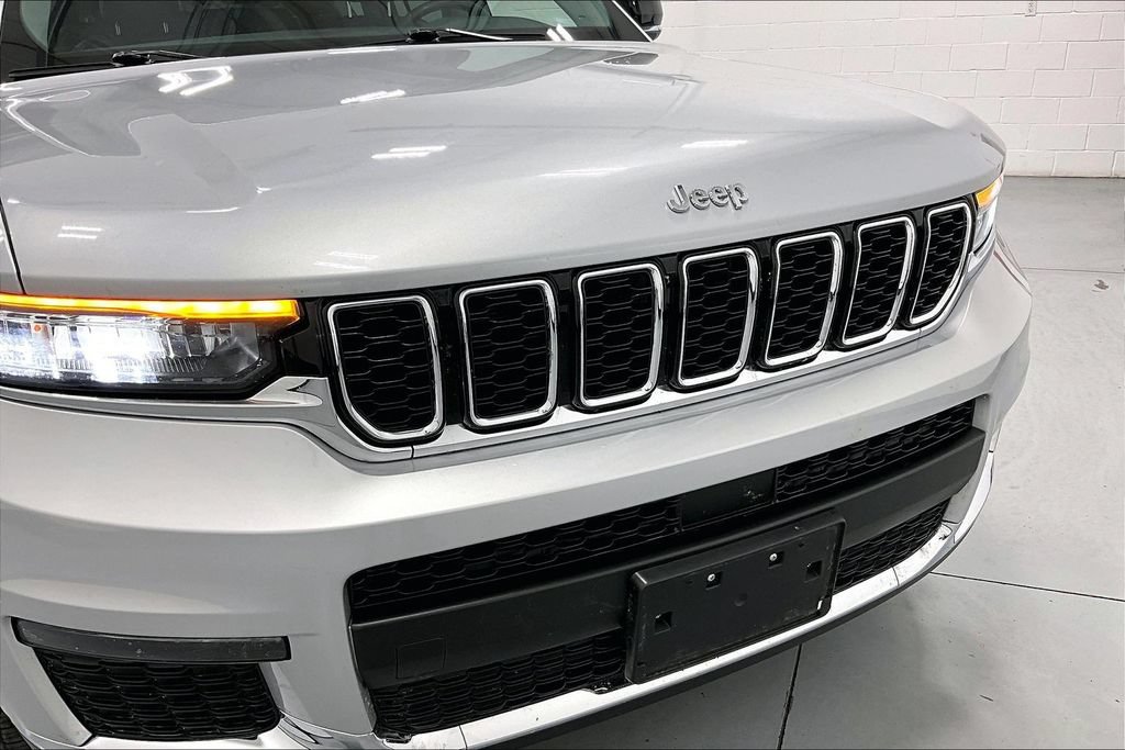 Used 2023 Jeep Grand Cherokee L Limited AWD/4WD image 34