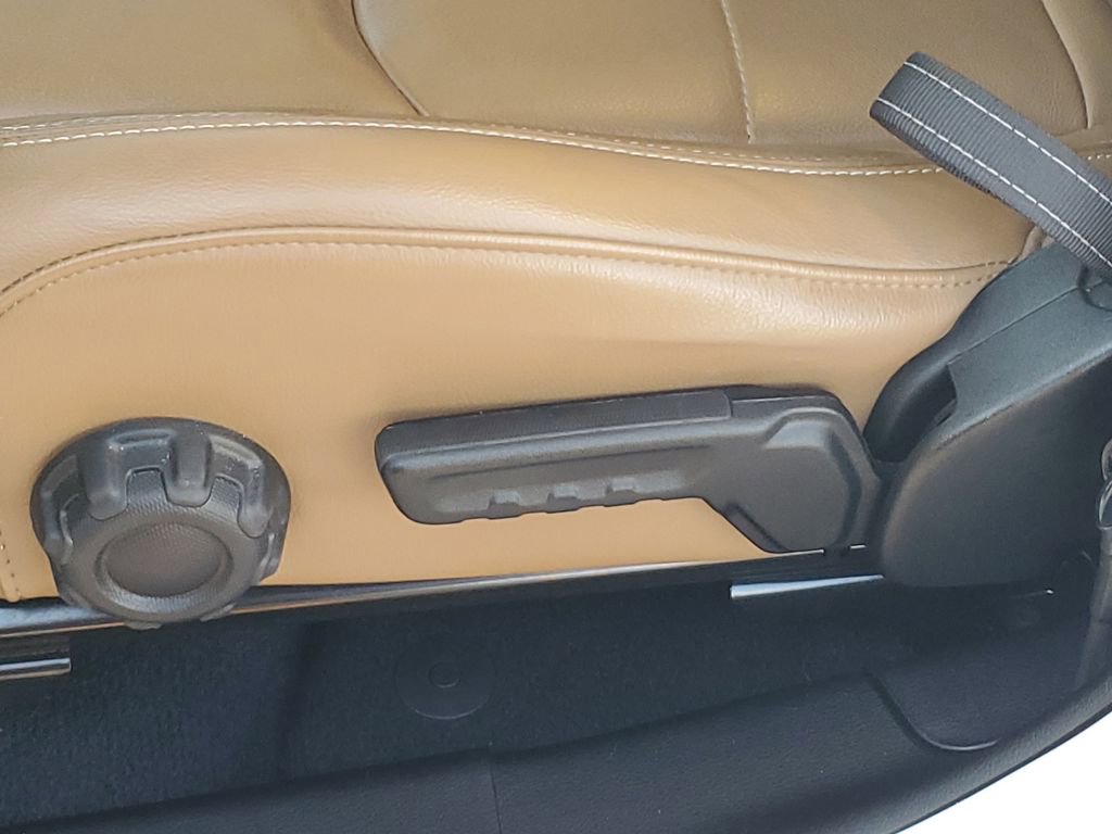 Used 2023 Jeep Wrangler Sahara image 18