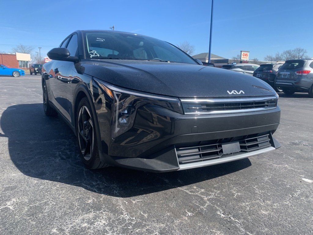 Used 2025 Kia K4 EX image 1