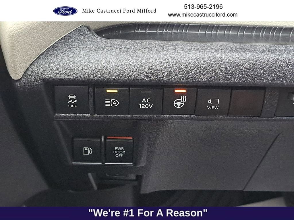 Used 2024 Toyota Sienna Platinum image 15