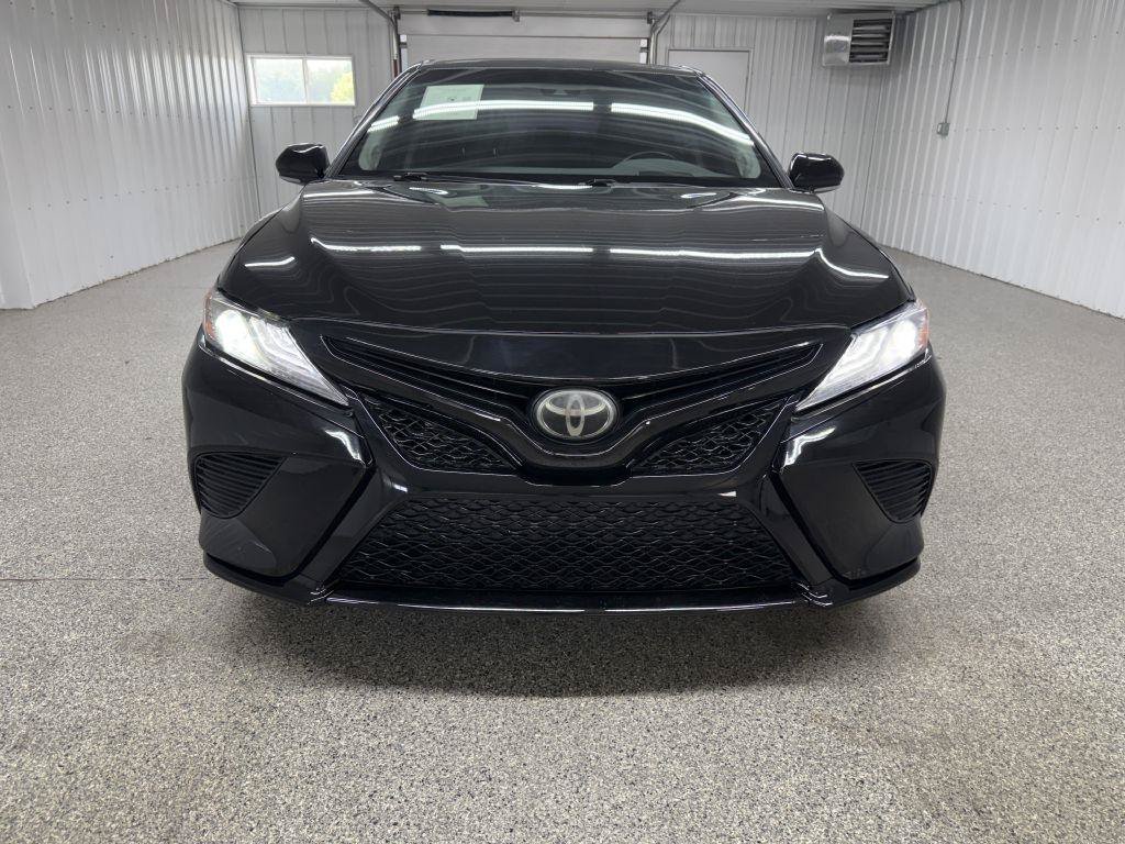 Used 2019 Toyota Camry XSE FWD image 2