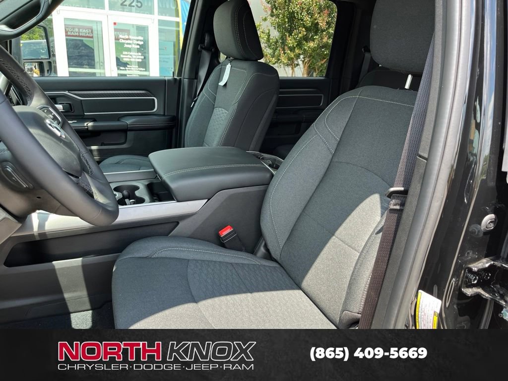 New 2026 RAM 3500 Big Horn AWD/4WD image 5