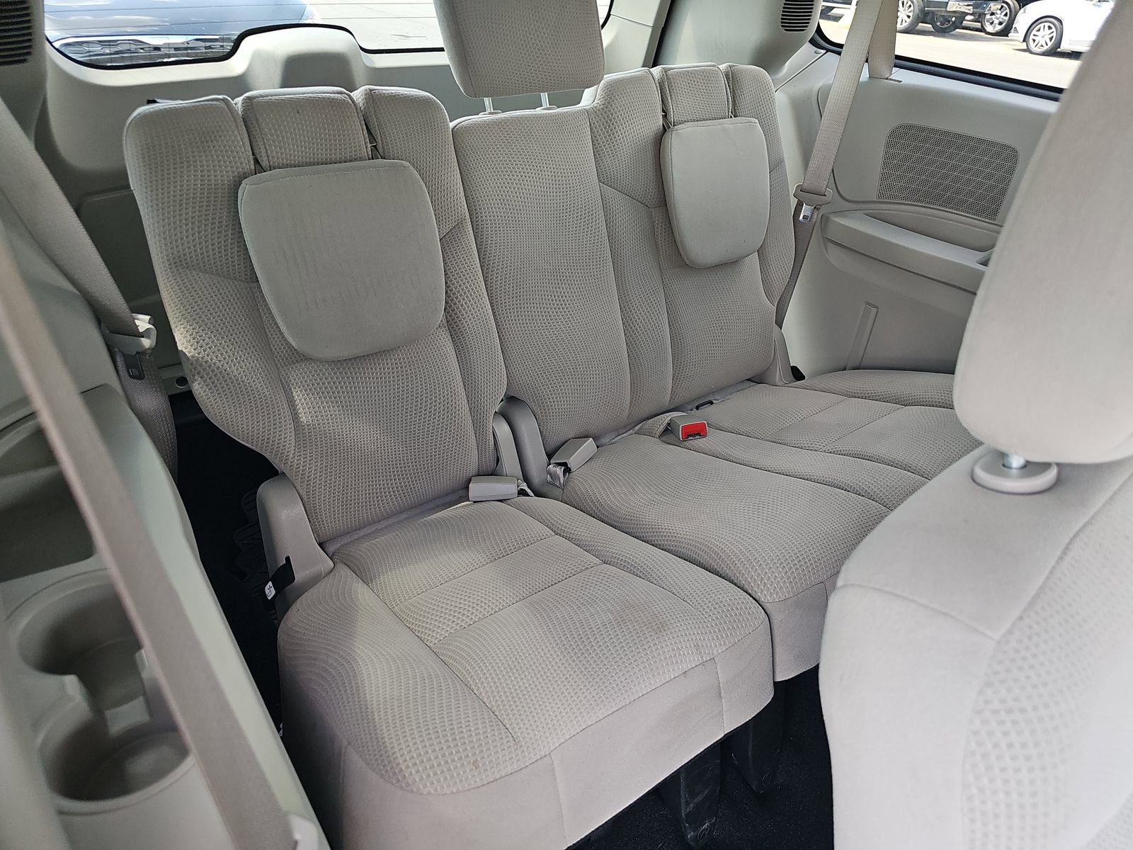 Used 2017 Dodge Grand Caravan SE FWD image 16