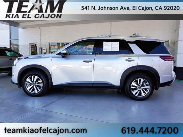 Used 2024 Nissan Pathfinder SL FWD image 6