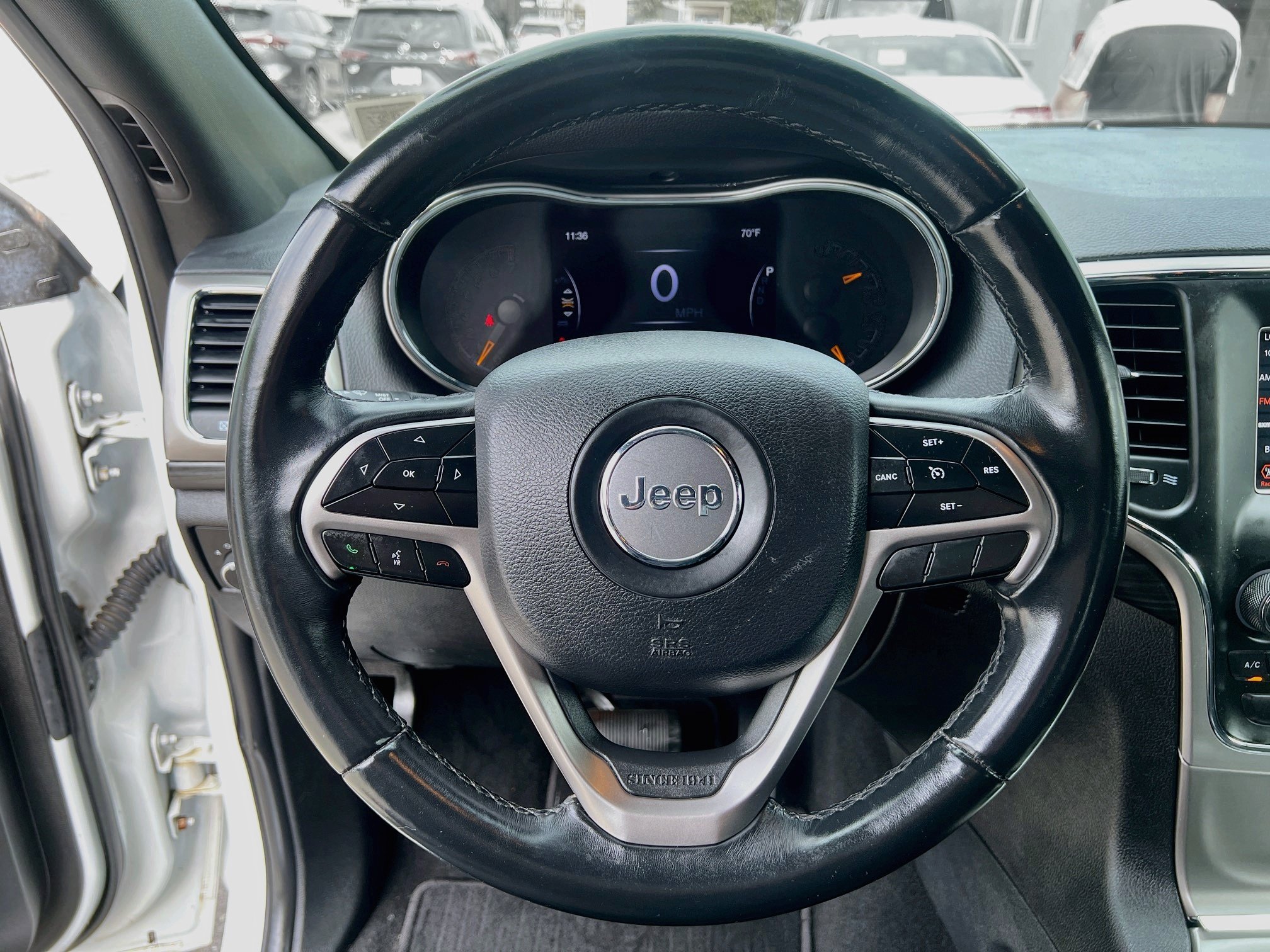 Used 2019 Jeep Grand Cherokee Laredo AWD/4WD image 12