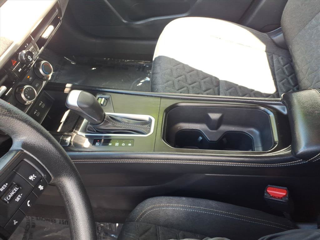 Used 2025 Nissan Kicks SV AWD/4WD image 15