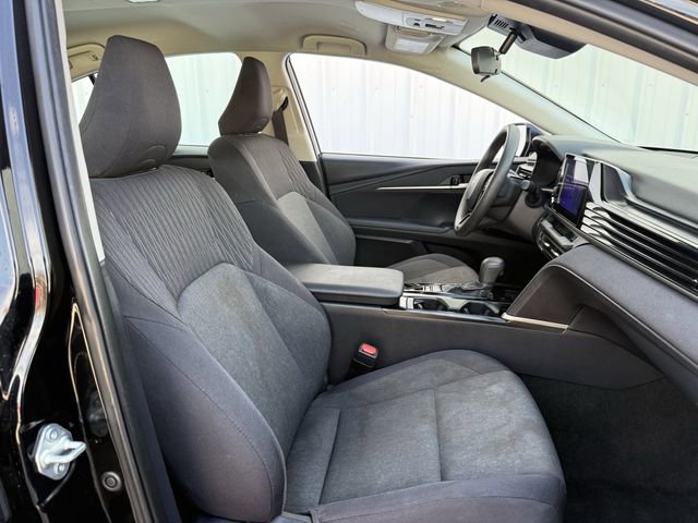 Used 2025 Toyota Camry LE image 30