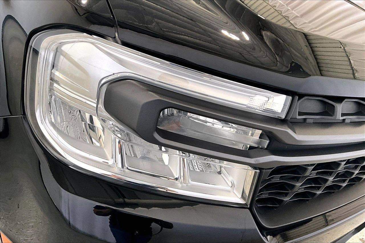 Used 2023 Ford Maverick XLT FWD image 28