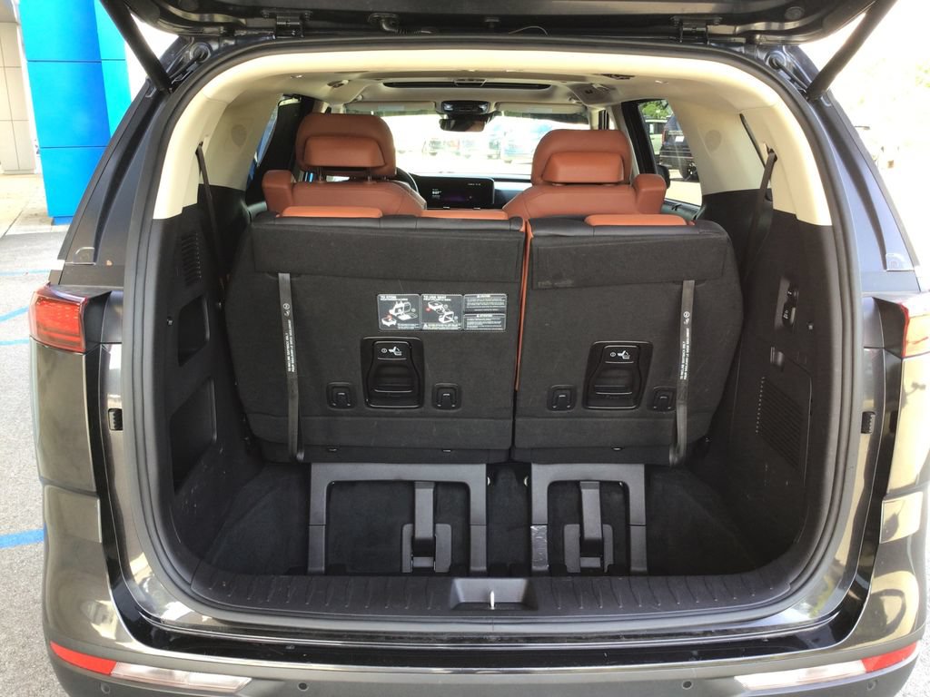 Used 2023 Kia Carnival SX Prestige FWD image 42