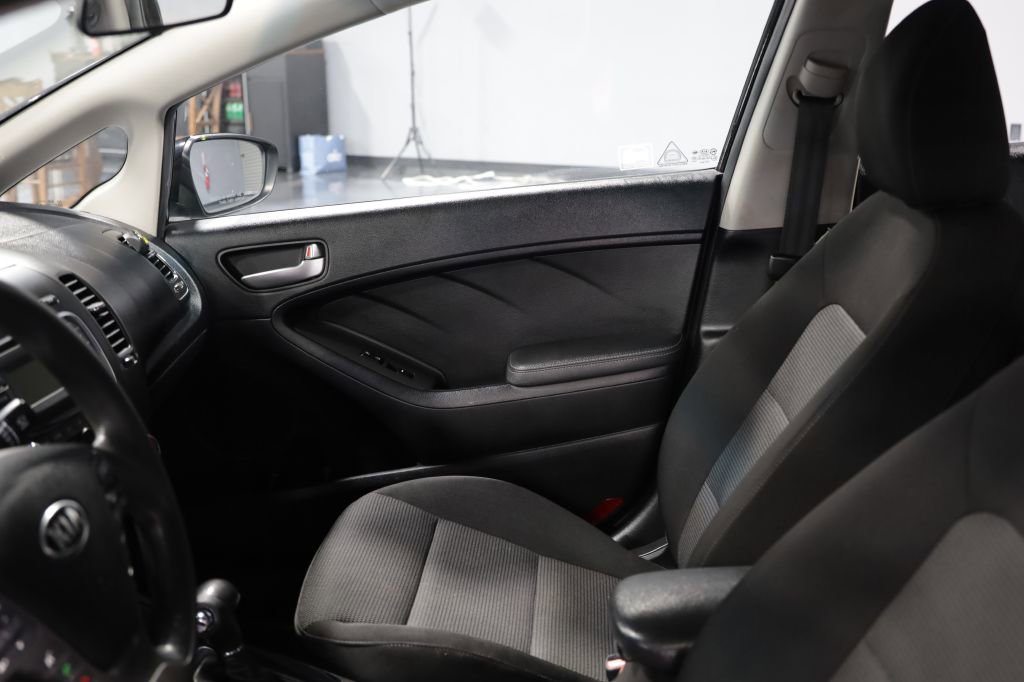 Used 2018 Kia Forte LX image 14