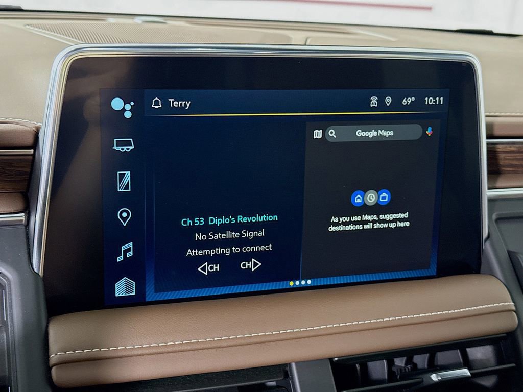Used 2024 Chevrolet Suburban High Country w/ Advanced Technology Package AWD/4WD image 6
