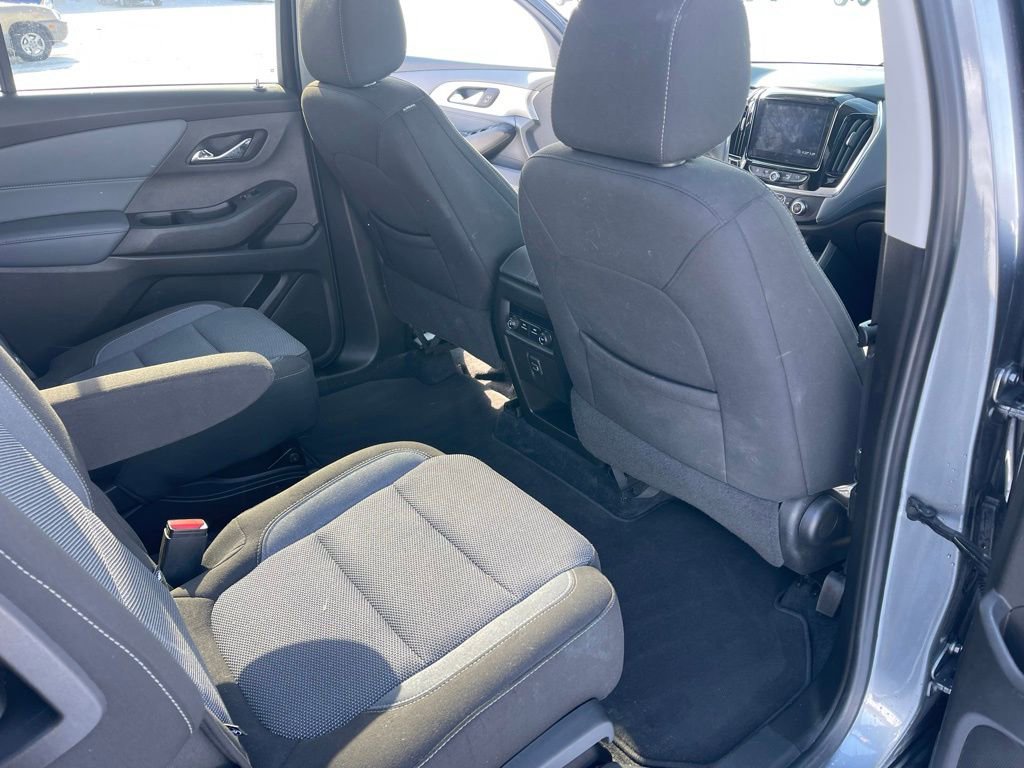 Used 2021 Chevrolet Traverse LT image 23