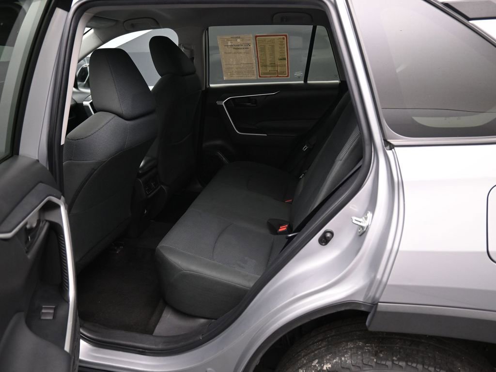 Certified 2022 Toyota RAV4 LE AWD/4WD image 26