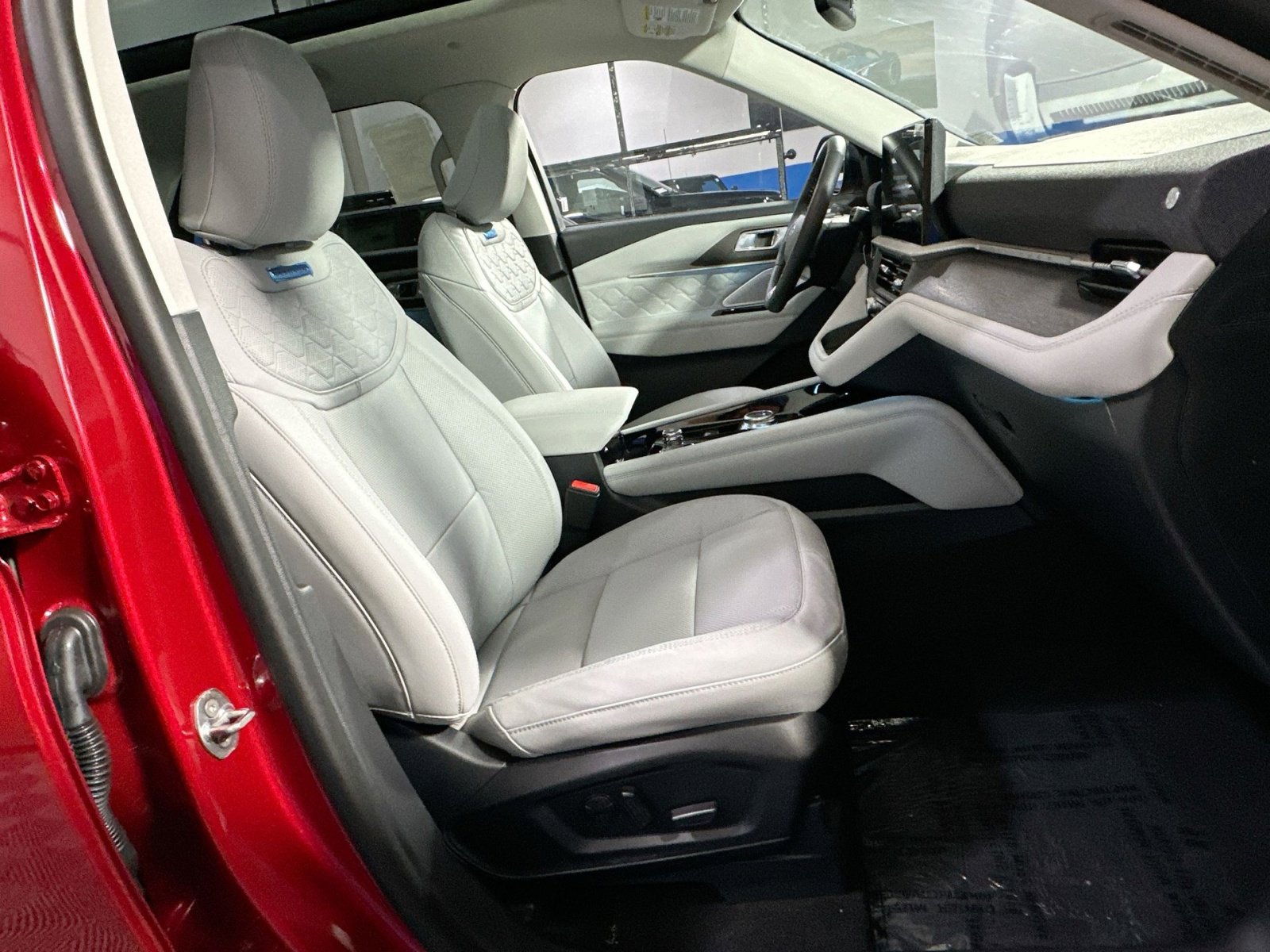 New 2026 Ford Explorer Platinum w/ LUX Leather Package image 36