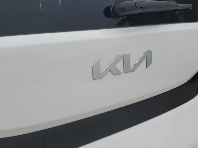 Certified 2024 Kia Soul S FWD image 7