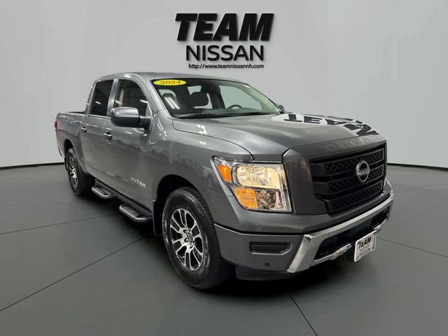 Certified 2024 Nissan Titan SV w/ SV Convenience Package image 1