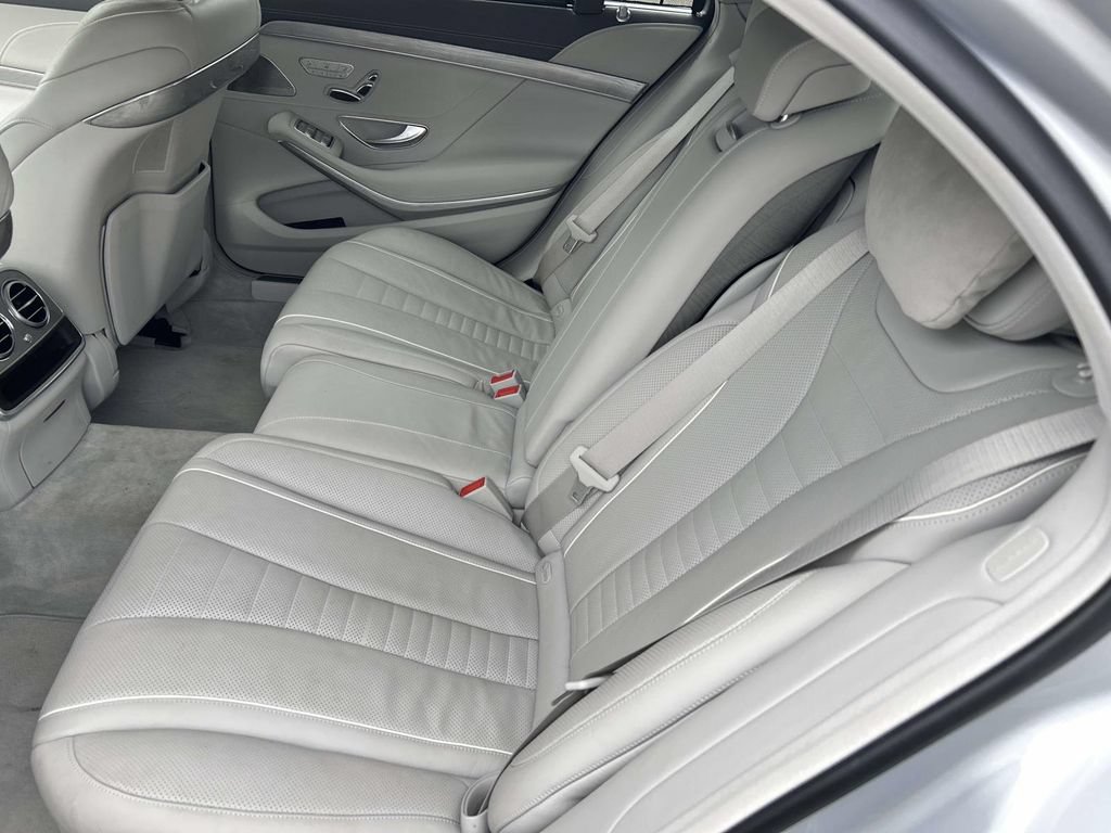 Used 2017 Mercedes-Benz S 550 Sedan image 19