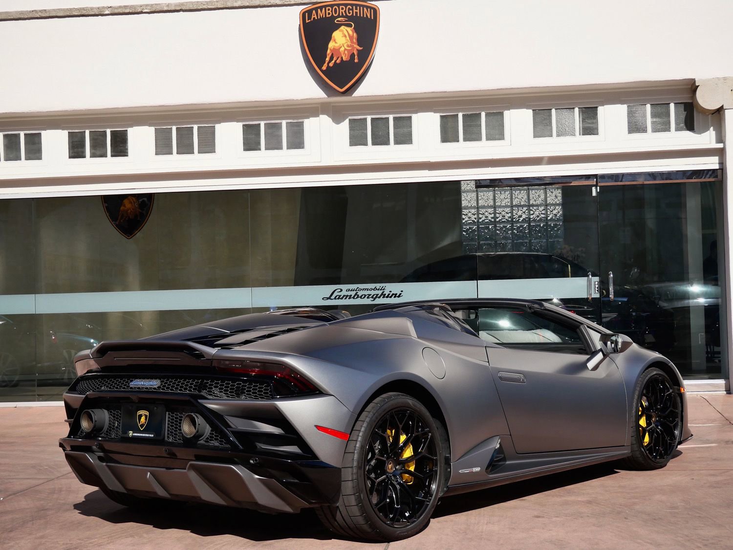 Used 2023 Lamborghini Huracan EVO image 5