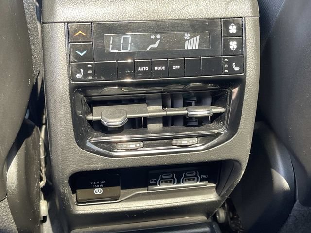 Used 2023 Jeep Grand Cherokee L Limited AWD/4WD image 17