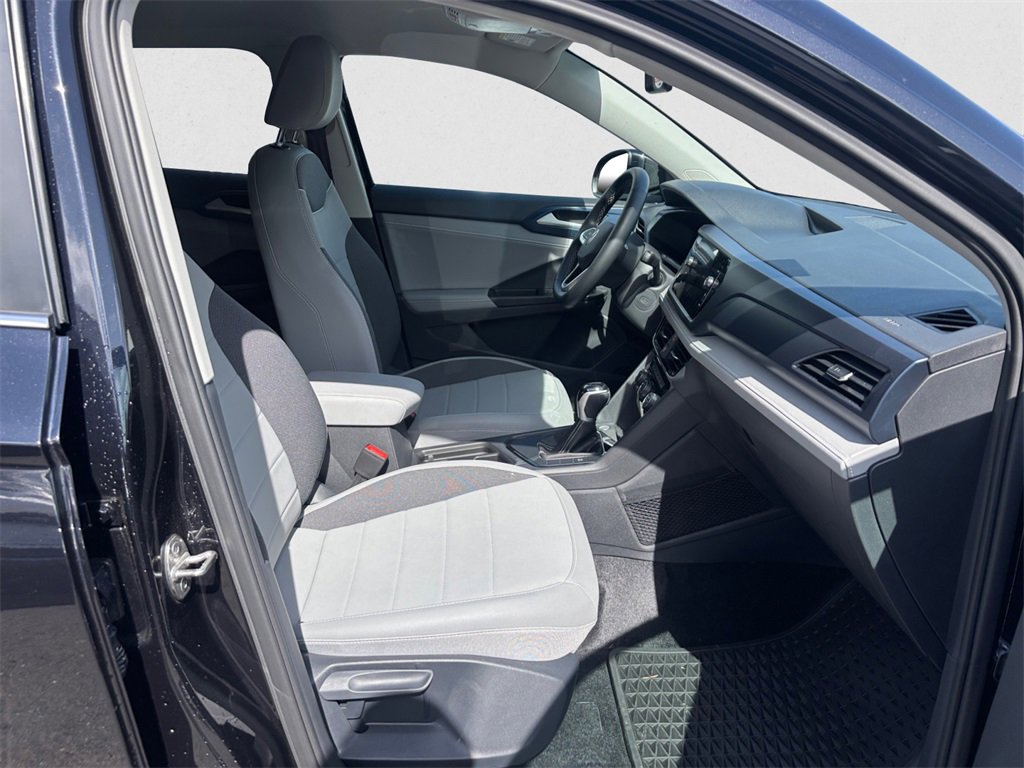 Used 2024 Volkswagen Taos SE image 15