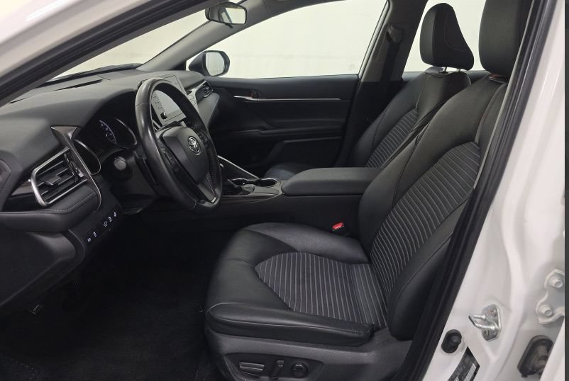 Used 2024 Toyota Camry SE FWD image 12