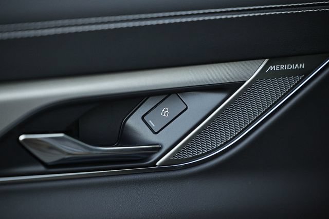 New 2024 Jaguar XF R-Dynamic SE AWD/4WD image 33