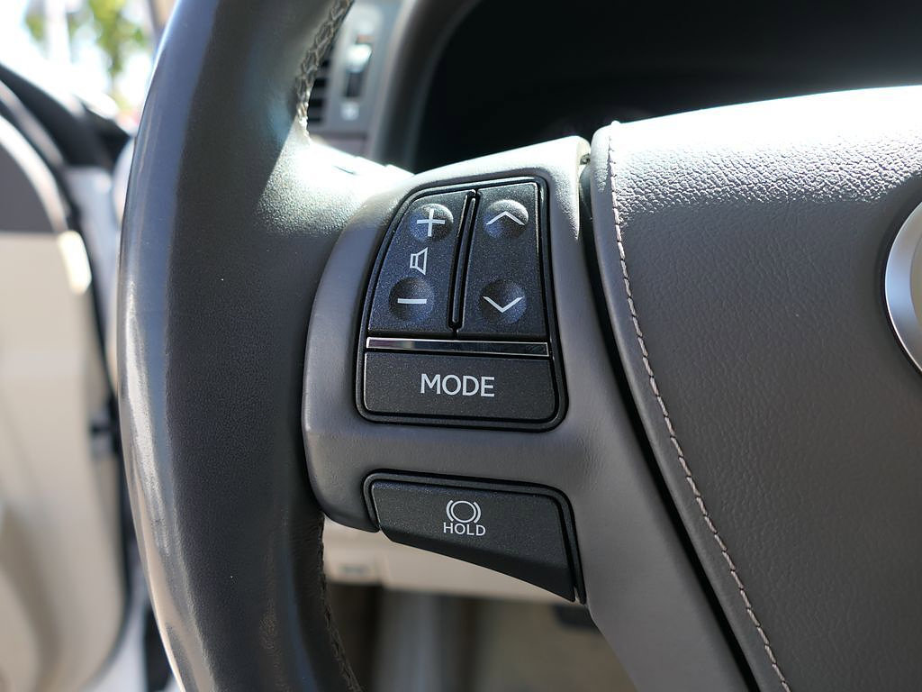 Used 2014 Lexus LS 460 w/ Comfort Package RWD image 14
