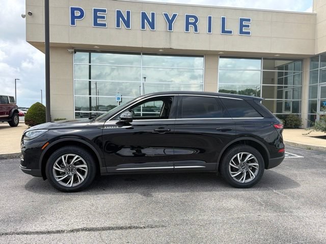 Used 2023 Lincoln Corsair AWD w/ Equipment Group 101A image 8