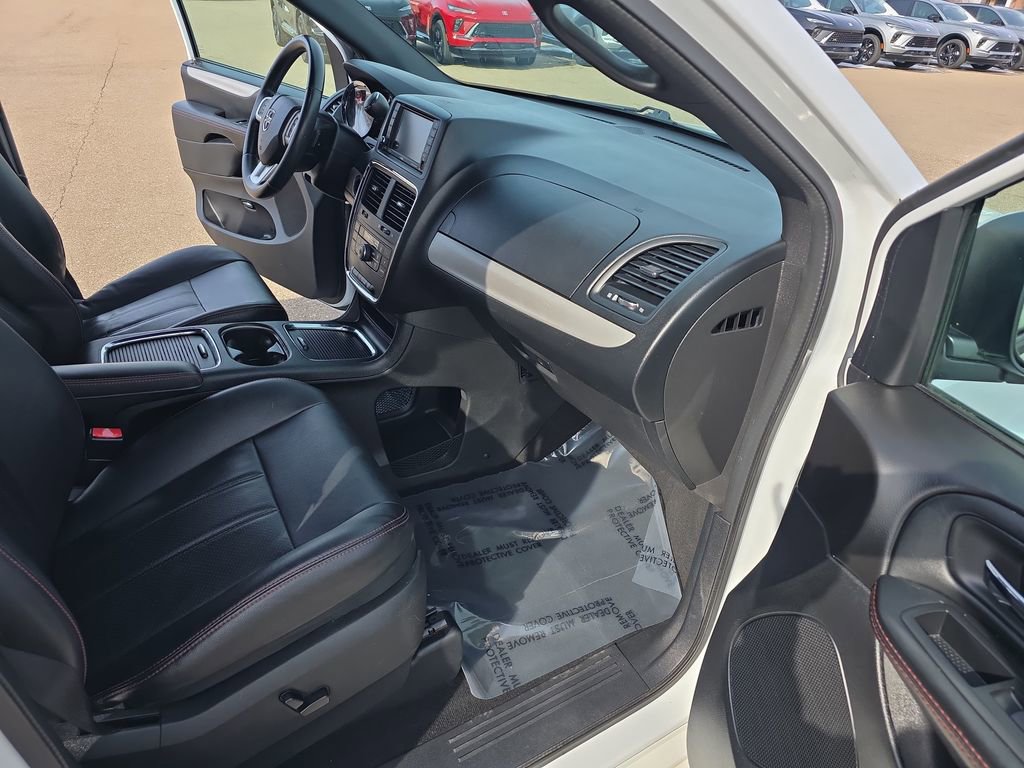 Used 2017 Dodge Grand Caravan GT image 10