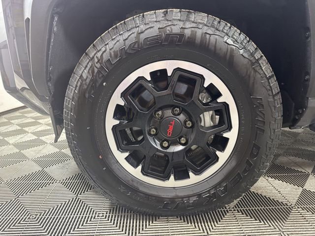 Used 2025 Toyota 4Runner TRD Off-Road image 10