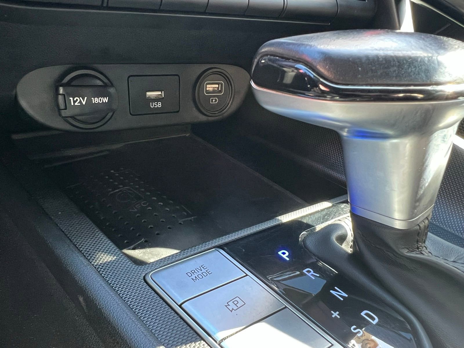 Used 2023 Hyundai Elantra Limited image 41