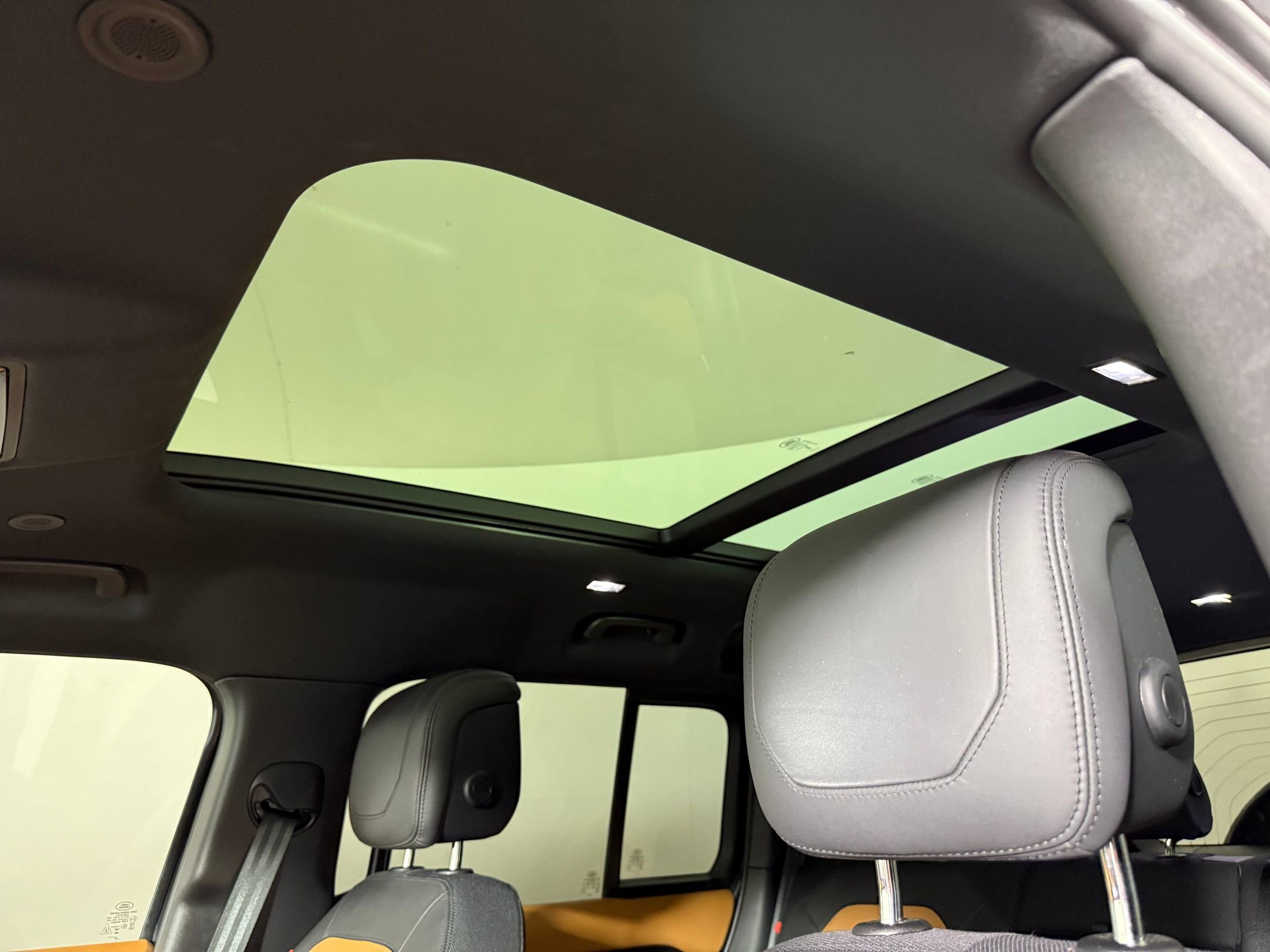 Used 2024 Land Rover Defender 110 X image 14