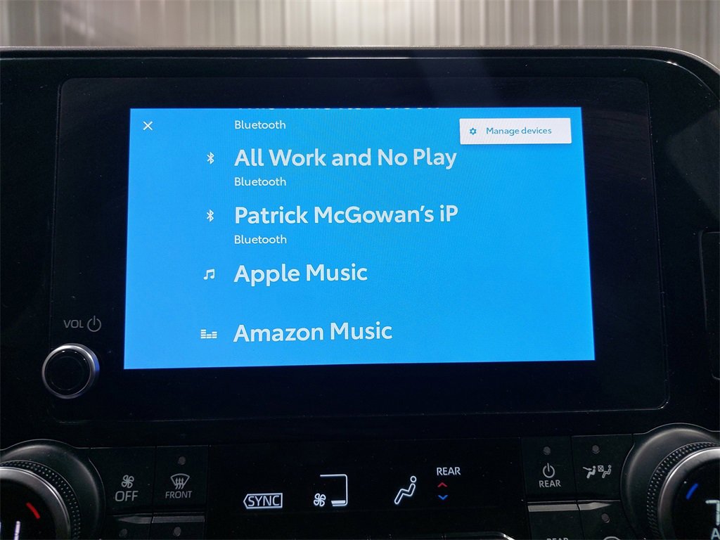 Used 2024 Toyota Highlander LE image 25