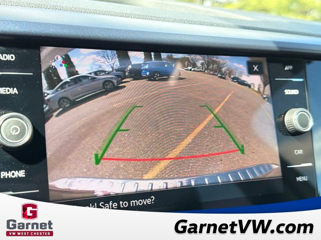 Certified 2024 Volkswagen Taos SE image 20