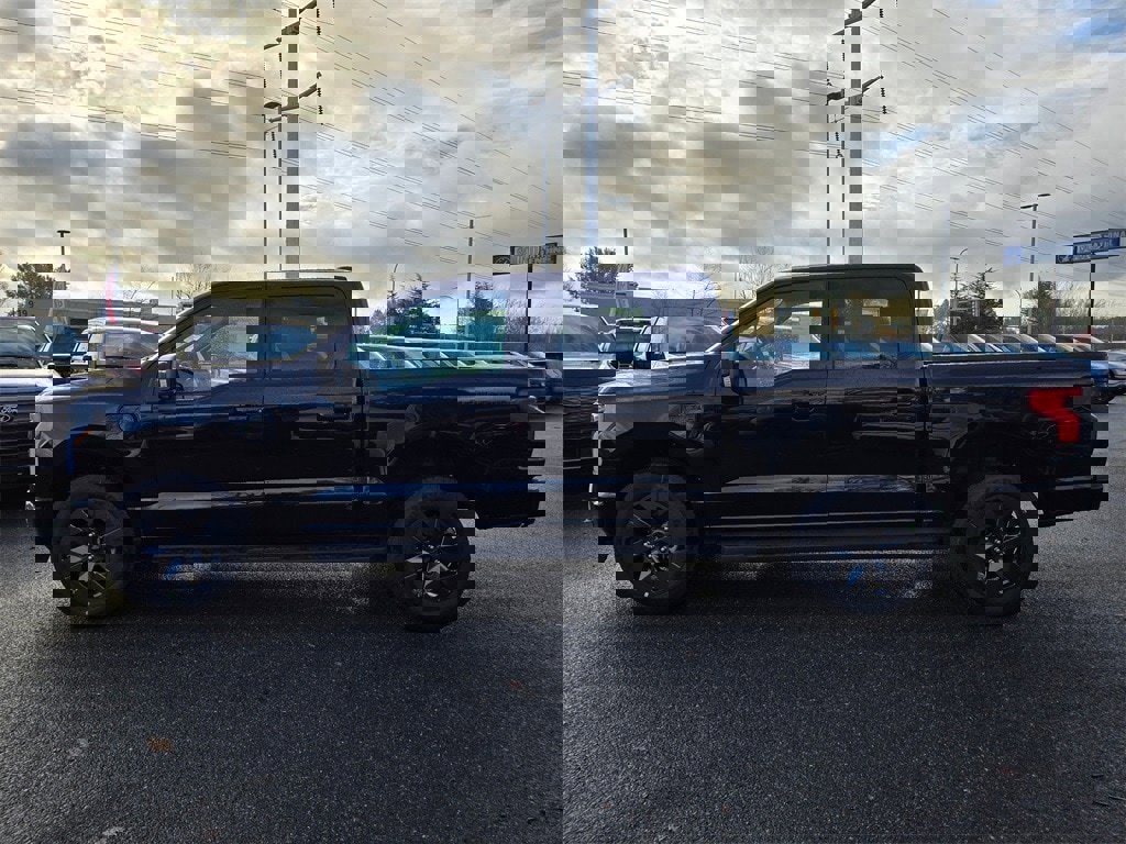 New 2025 Ford F150 Lightning Flash image 8