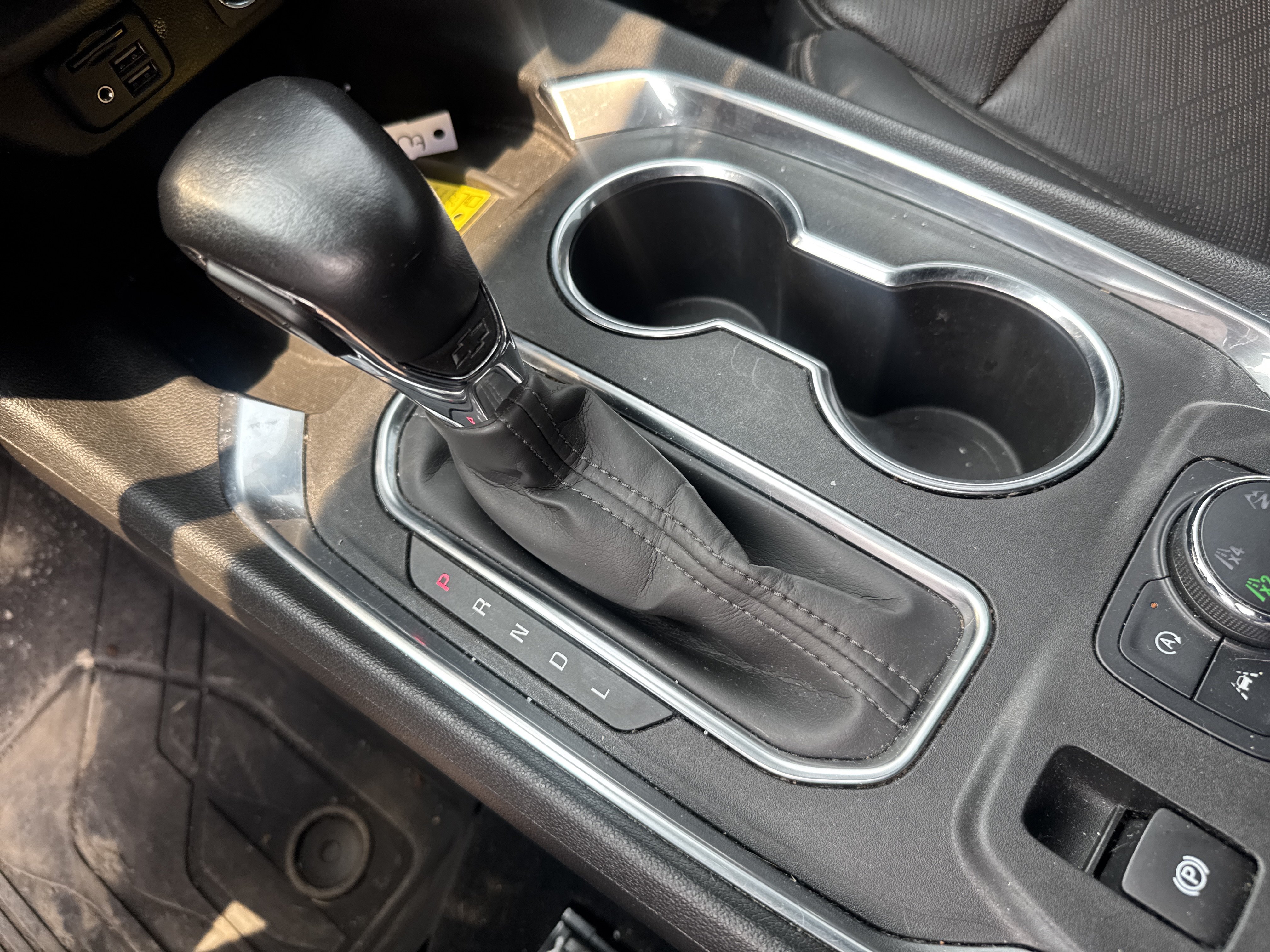 Used 2022 Chevrolet Traverse High Country w/ LPO, Floor Liner Package AWD/4WD image 25