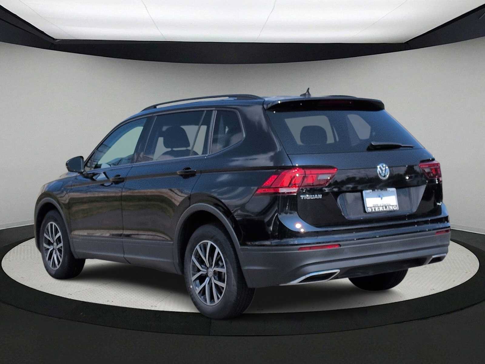 Used 2021 Volkswagen Tiguan S FWD image 6