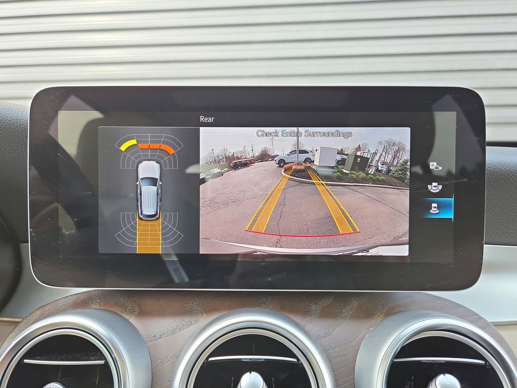 Used 2021 Mercedes-Benz GLC 300 4MATIC image 11