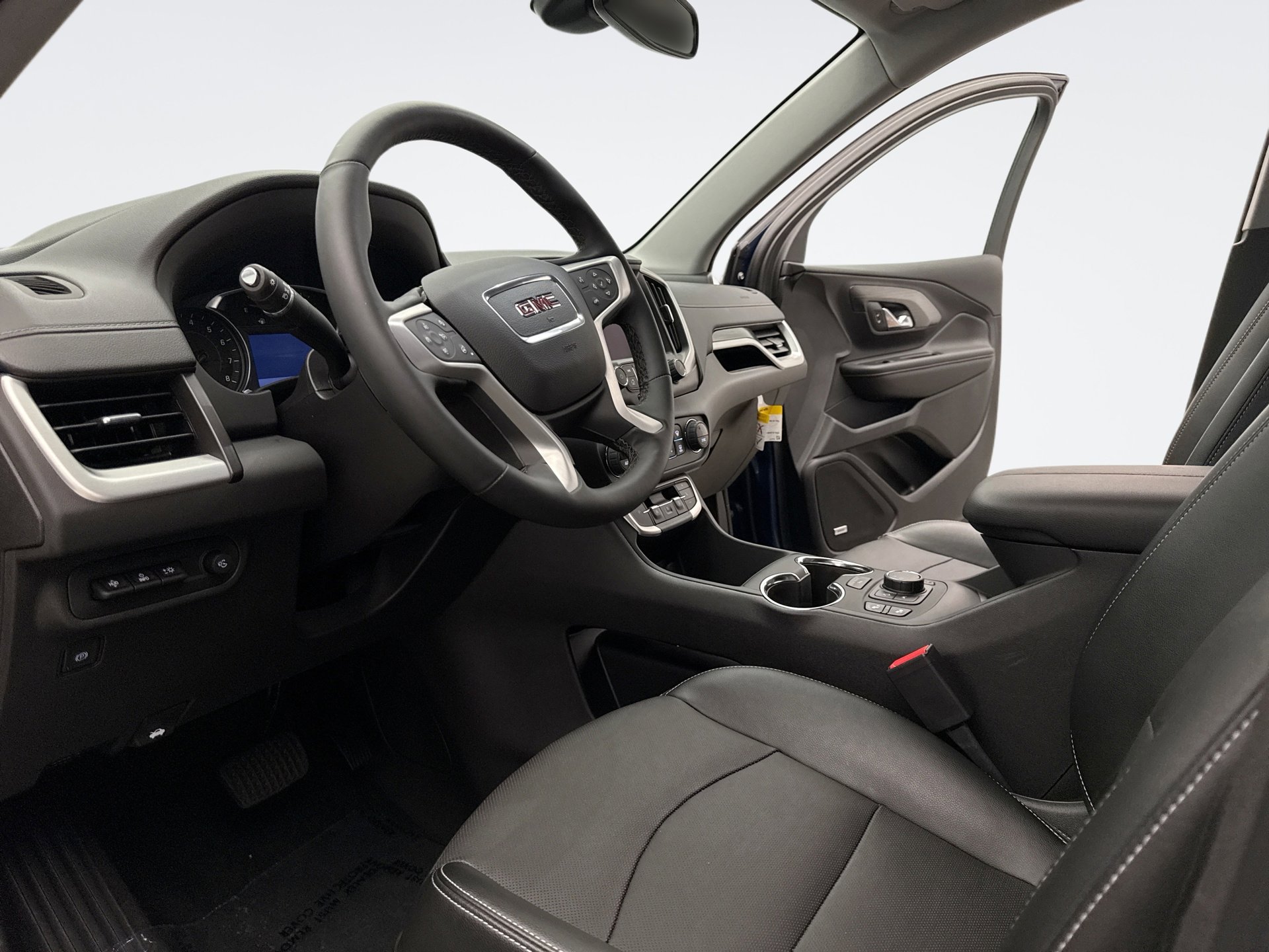 Used 2024 GMC Terrain SLT w/ Infotainment Package II AWD/4WD image 10