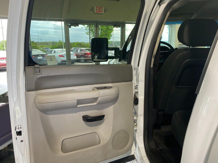 Used 2013 Chevrolet Silverado 2500 W/T AWD/4WD image 12