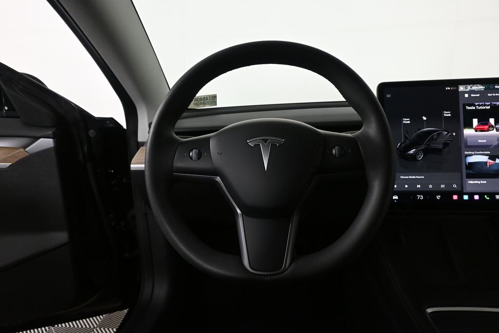 Used 2023 Tesla Model 3 Standard Range RWD image 2